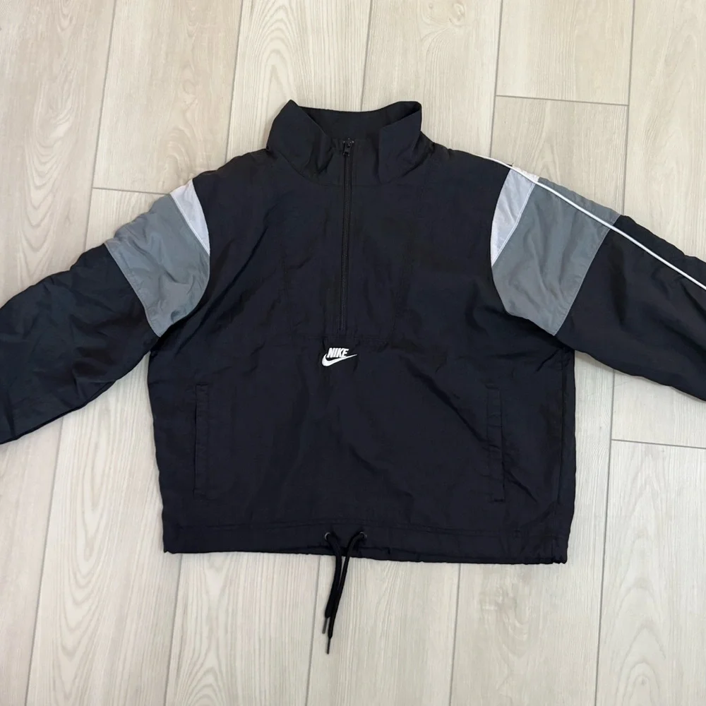 Nike Half-Zip Windbreaker Pullover - Picture 2 of 6